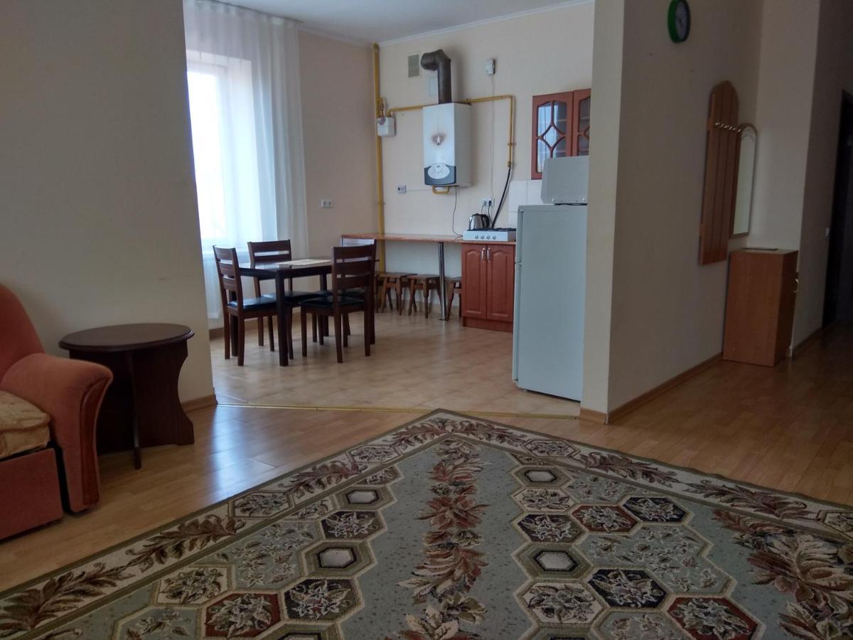 Apartments Domovik Просторная Квартира С Видом На Горы Moekatsjeve Buitenkant foto
